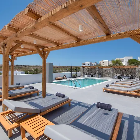 June Twenty 4* Karterádos