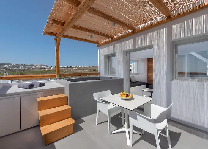 June Twenty קרטראדוס