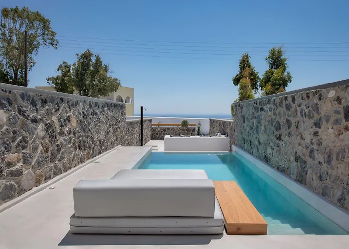 June Twenty Karterádosz