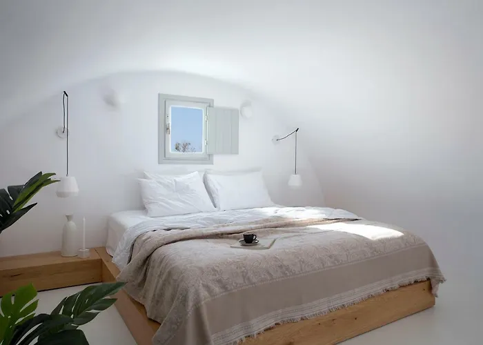 June Twenty Karterádosz