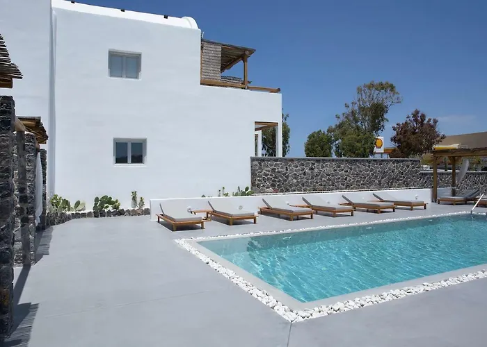 June Twenty 4* Karterados (Santorini)