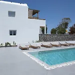 June Twenty 4* Karterados (Santorini)