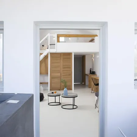 June Twenty 4* Karterados (Santorini)