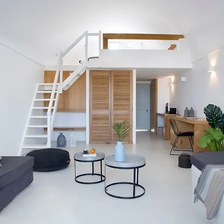 June Twenty 4* Karterados (Santorini)