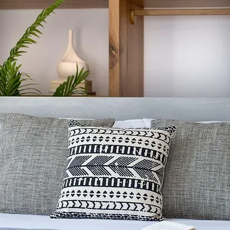 June Twenty Bed and breakfast