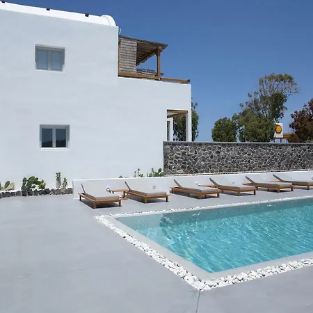 June Twenty 4* Karterados (Santorini)