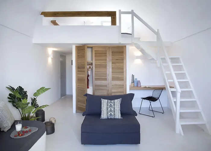 June Twenty Karterados (Santorini)