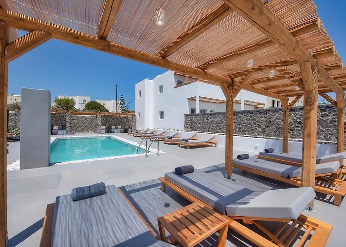 June Twenty Couette-café Karterados (Santorini)