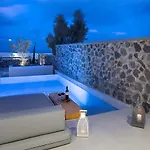 June Twenty Bed and Breakfast Καρτεράδος