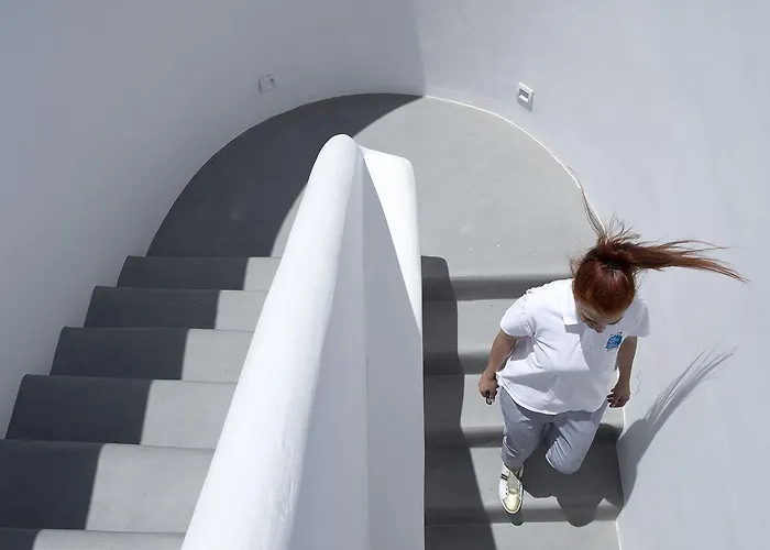 June Twenty 4* Karterados (Santorini)