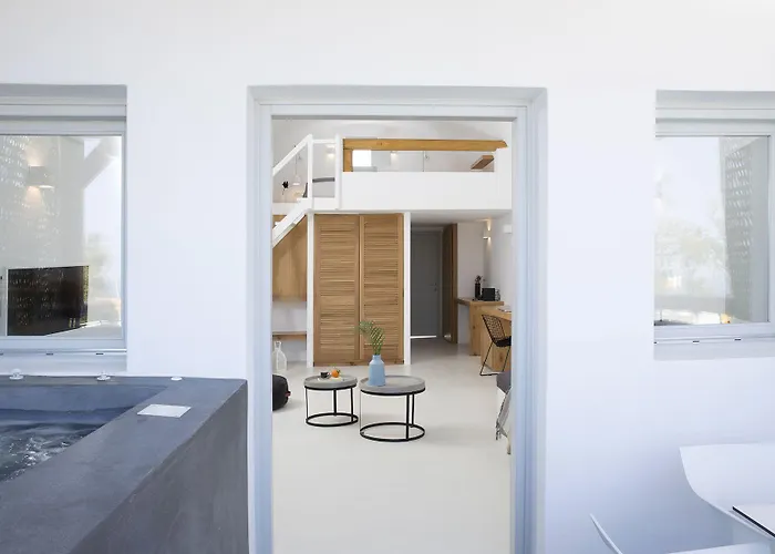 June Twenty 4* Karterados (Santorini)