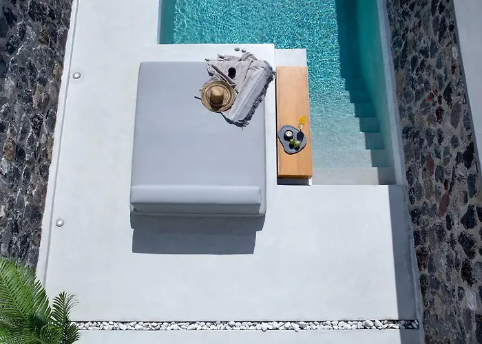 June Twenty Bed & Breakfast 4*