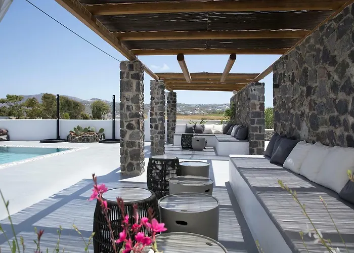 June Twenty 4* Karterados (Santorini)