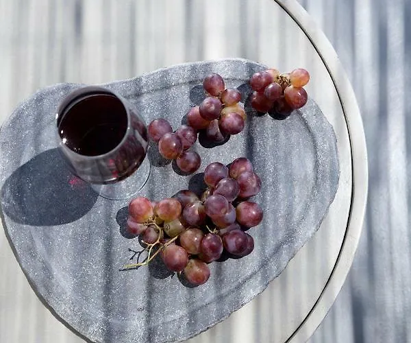 Bed & Breakfast June Twenty Karterados (Santorini)